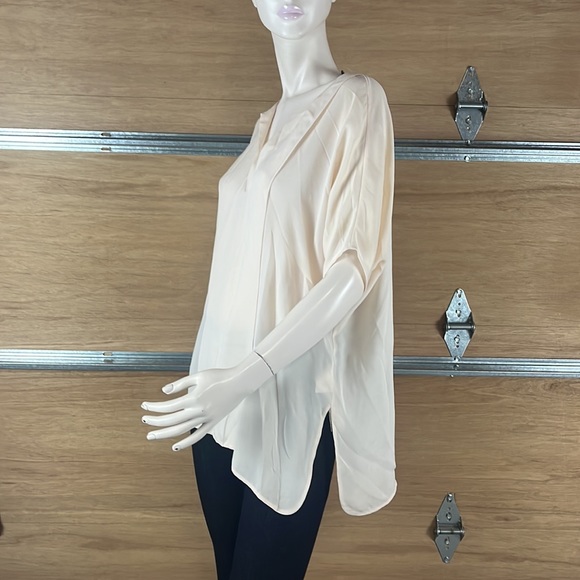 NWT Vince Off White Silk Blouse. Size Small - Picture 5 of 14